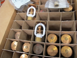 (43) SPRINKLERS, 3/4" MALE NPT SIZE, UPRIGHT 212 DEG-F 17/32" ORIFICE KIND, BRASS MATERIAL. LOADING & HANDLING FEE $15-4204